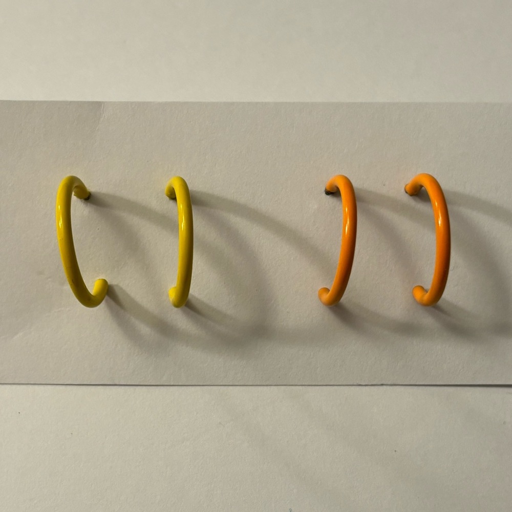 CLAIRE'S 2-Pack Yellow & Orange Circle Hoop Studded Earrings